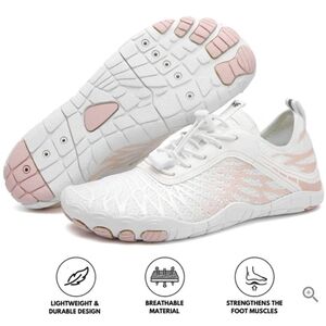 Brand New Womens 7 HIKE shoes Lorax Pro